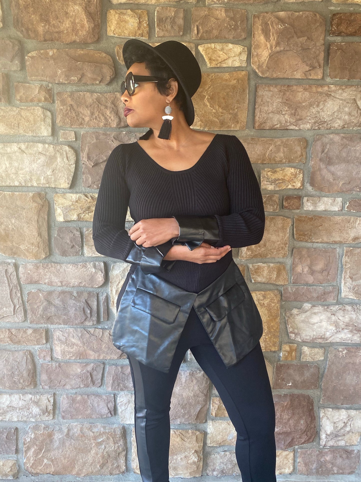 Leather Moods | Black ribbed sweater